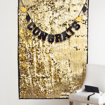 Picture of Amscan Graduation Paillette Backdrop Set, 72in x 48in, Gold